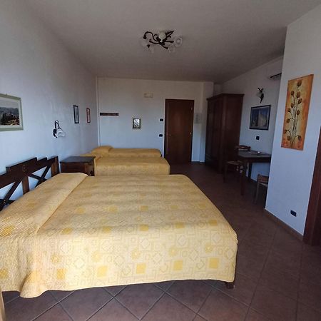 Agriturismo Le Viole Barolo Exterior photo