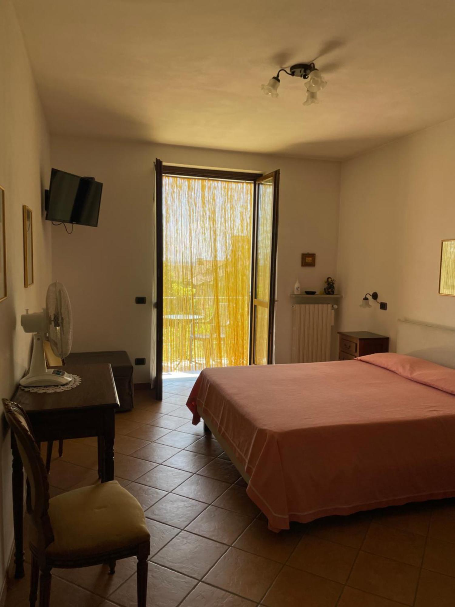 Agriturismo Le Viole Barolo Exterior photo
