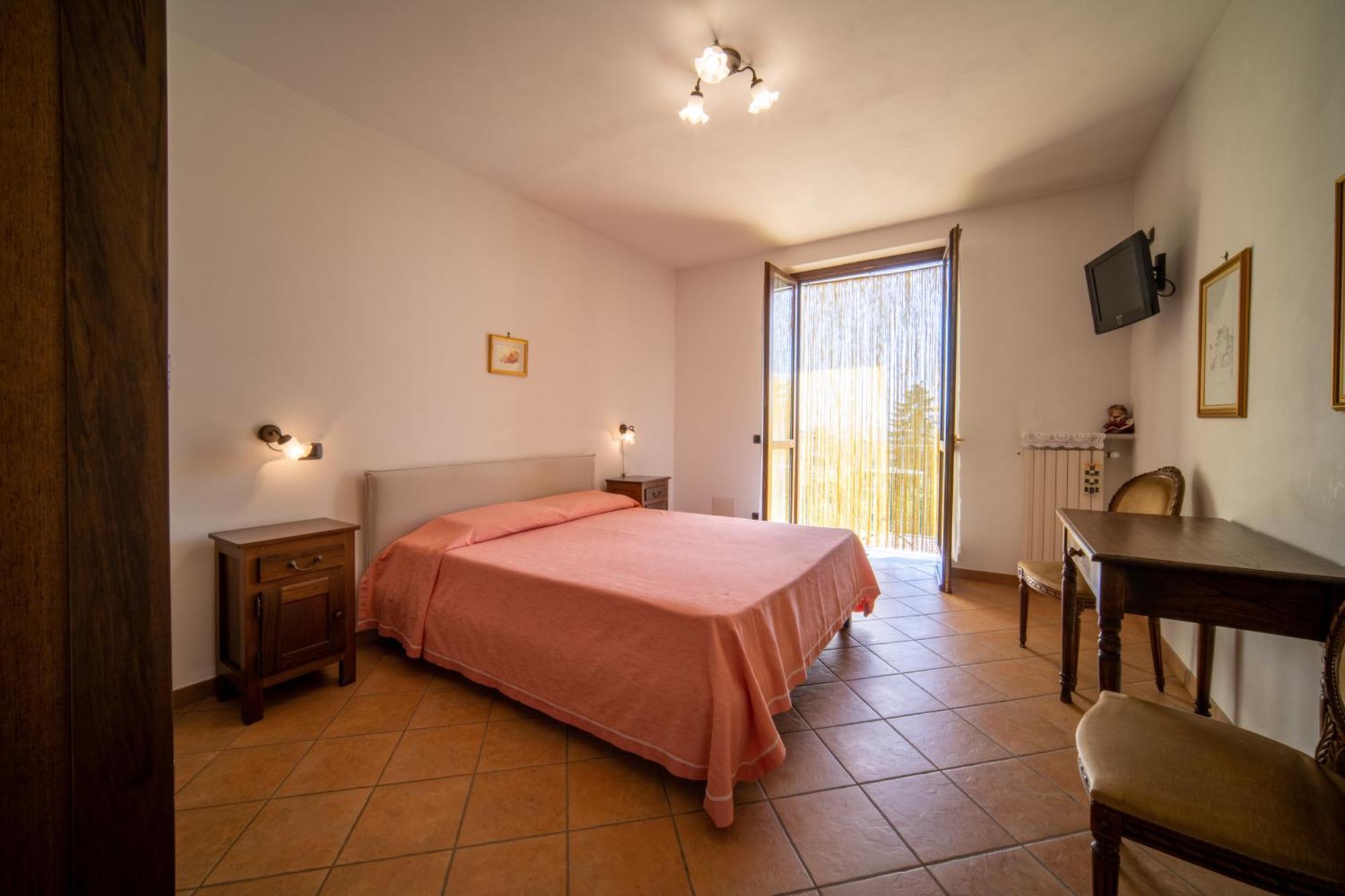 Agriturismo Le Viole Barolo Exterior photo